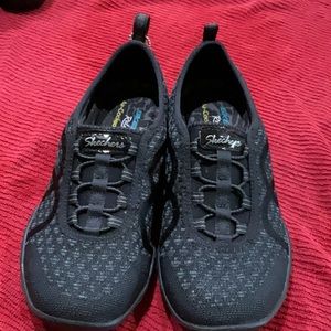 SKECHERS RELAXED FIT AIR-COOLED MEMORY FOAM